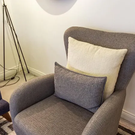 Excellent Flat With Lovely Backyard In Cihangir *