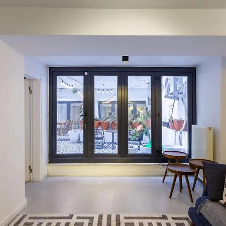 Excellent Flat With Lovely Backyard In Cihangir * Istanbul