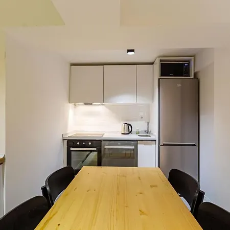 Excellent Flat With Lovely Backyard In Cihangir Apartment *