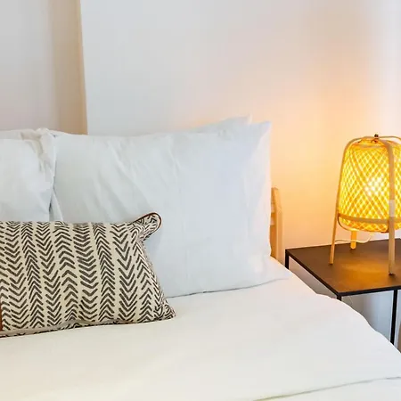 Excellent Flat With Lovely Backyard In Cihangir Apartment