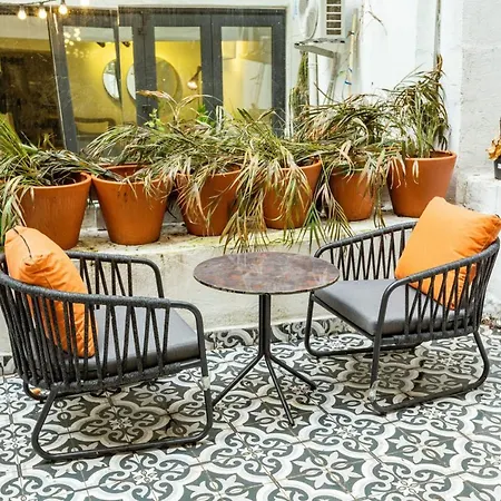 Apartment Excellent Flat With Lovely Backyard In Cihangir Istanbul