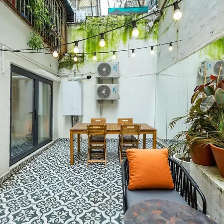 Excellent Flat With Lovely Backyard In Cihangir * Istanbul